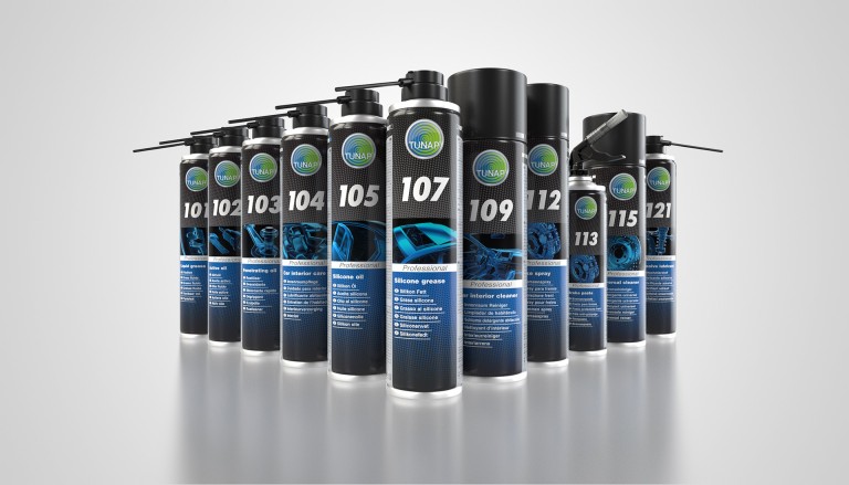 Aufgereihte schwarze Spraydosen aus einem aufeinander abgestimmten Set Aufgereihte schwarze Spraydosen aus einem aufeinander abgestimmten Set